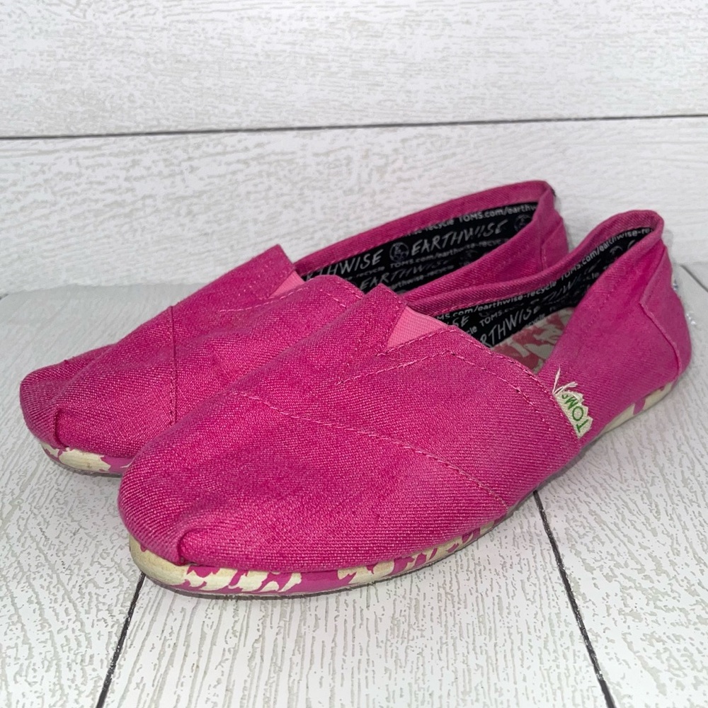 TOMS | Fuchsia Canvas Toms Slip Ons